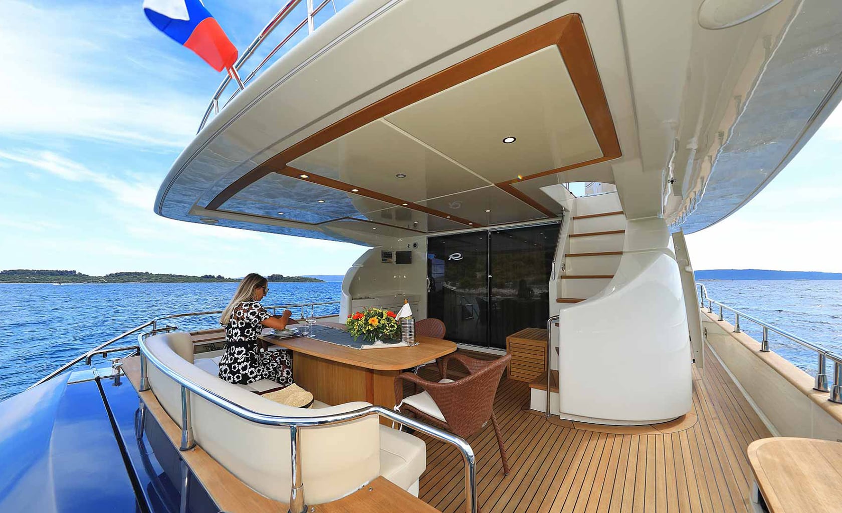 888 Aft deck