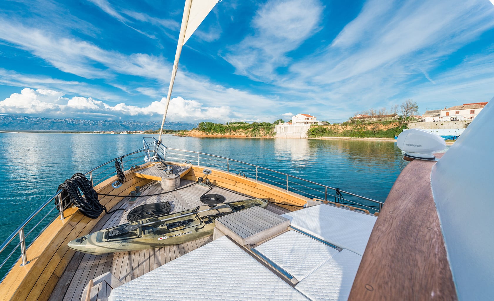 ADRIATIC BREEZE Bow deck