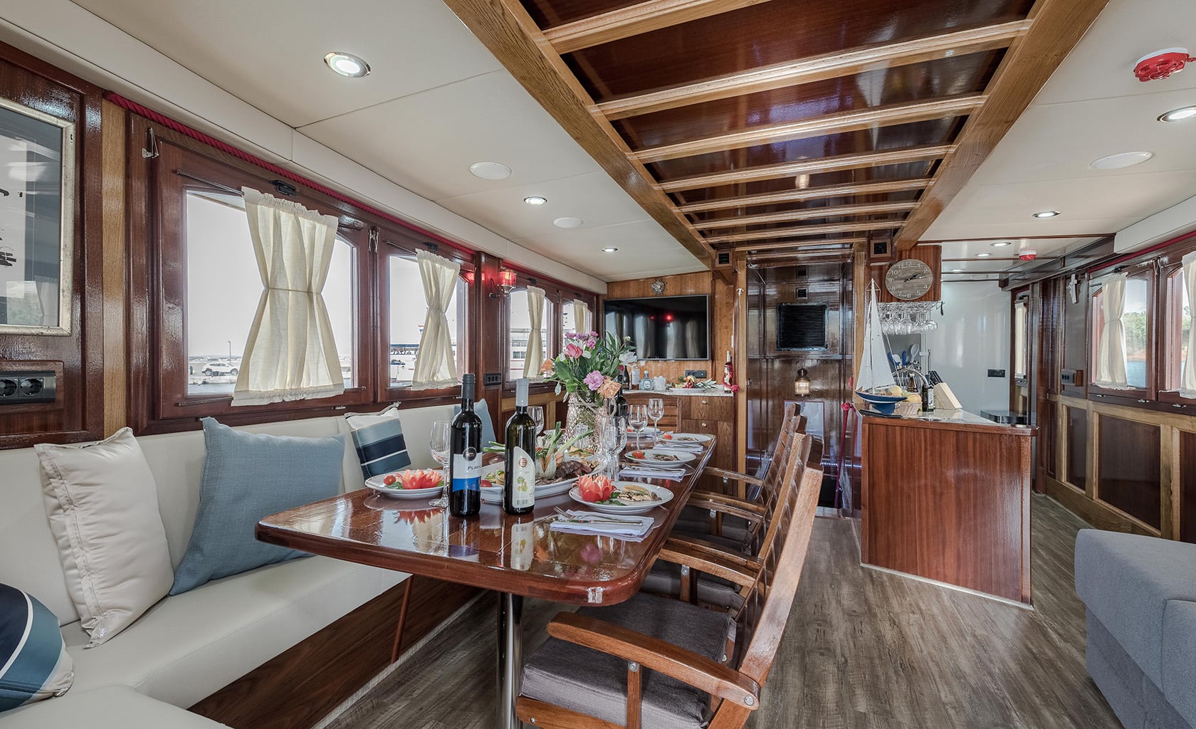 ADRIATIC BREEZE Salon