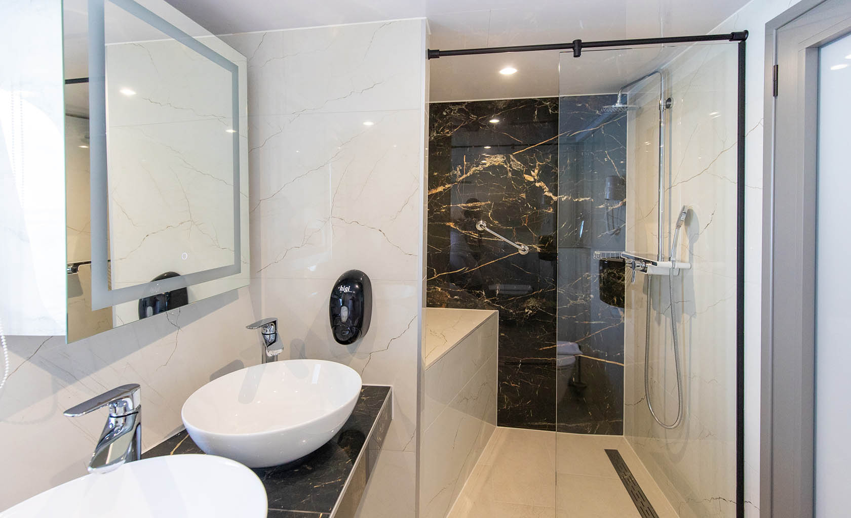 ADRIATIC KING Bathroom