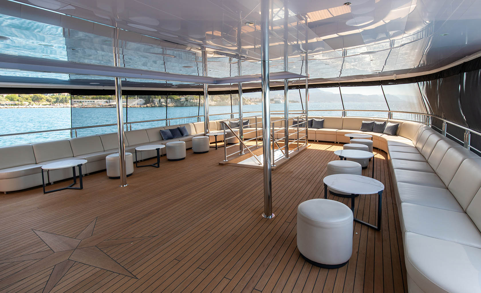 ADRIATIC KING Lounge area