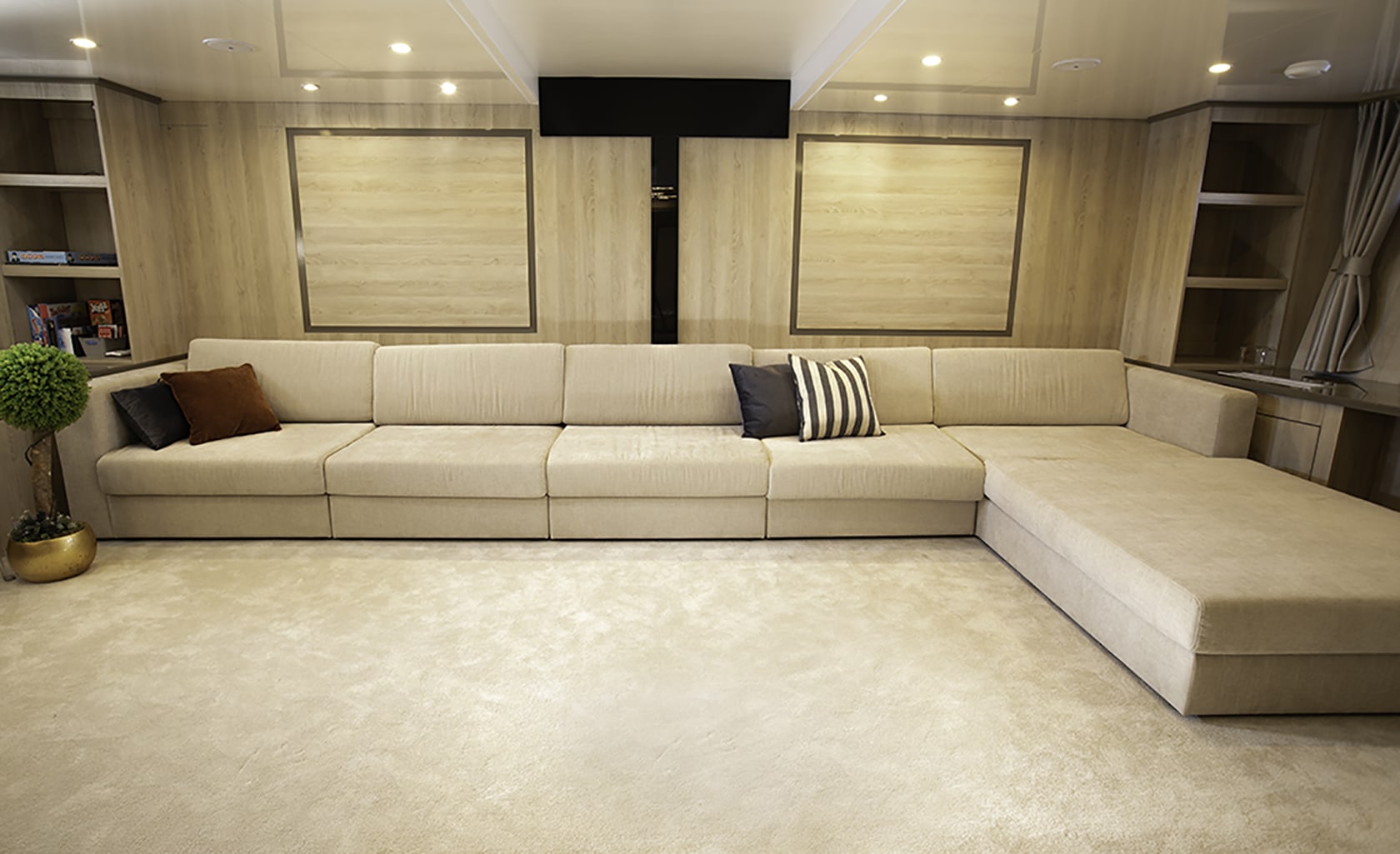 AGAPE ROSE Lounge room