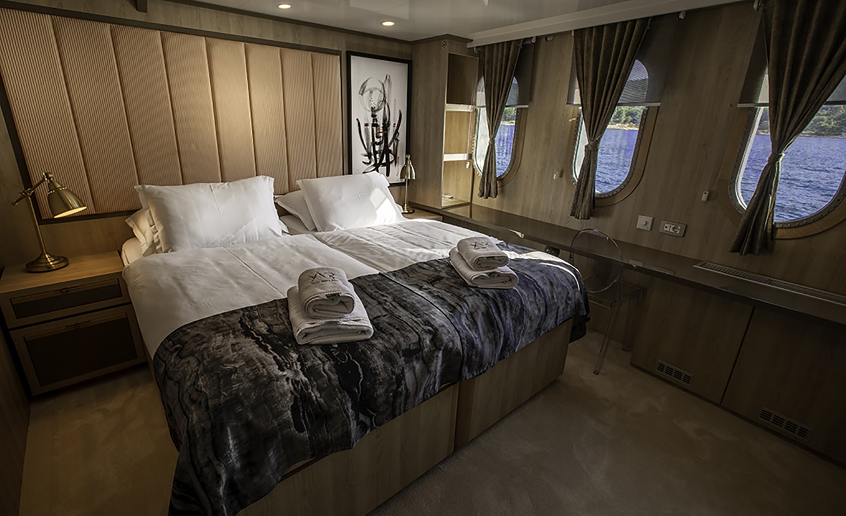 AGAPE ROSE VIP cabin
