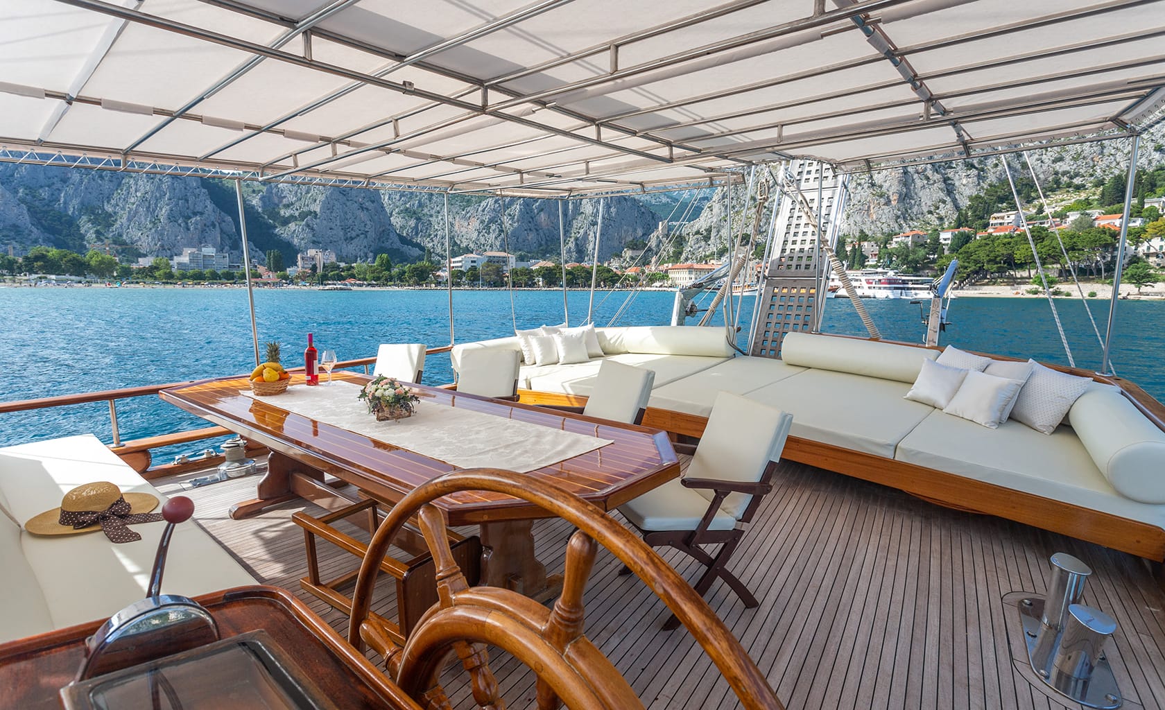 ANDI STAR Aft deck