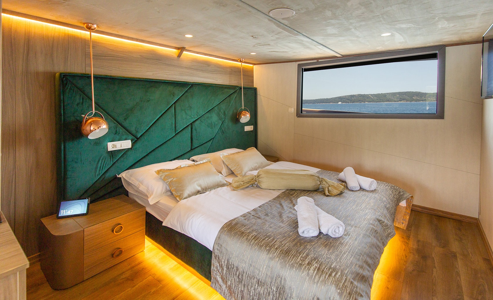 BELLA Double cabin