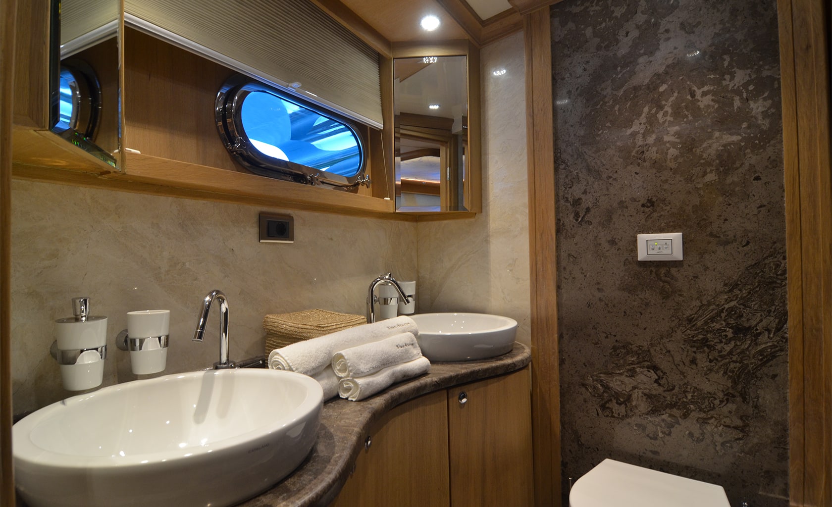 BLUE HEAVEN Bathroom