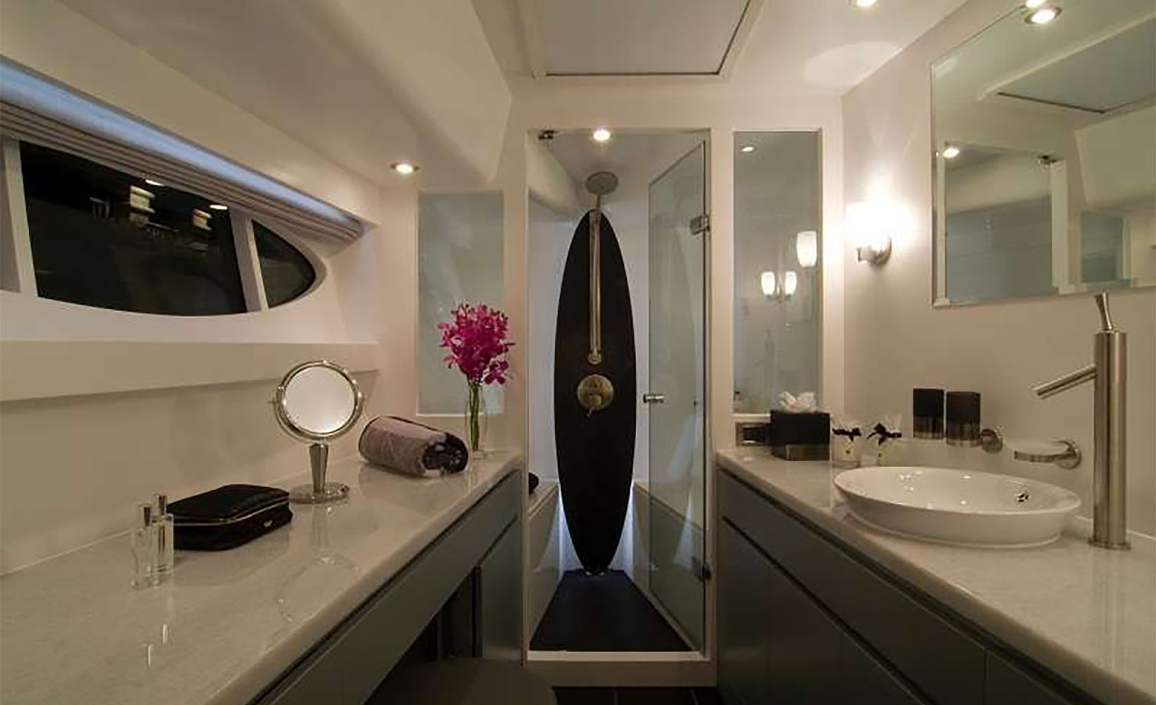 BLUE HORIZON Bathroom