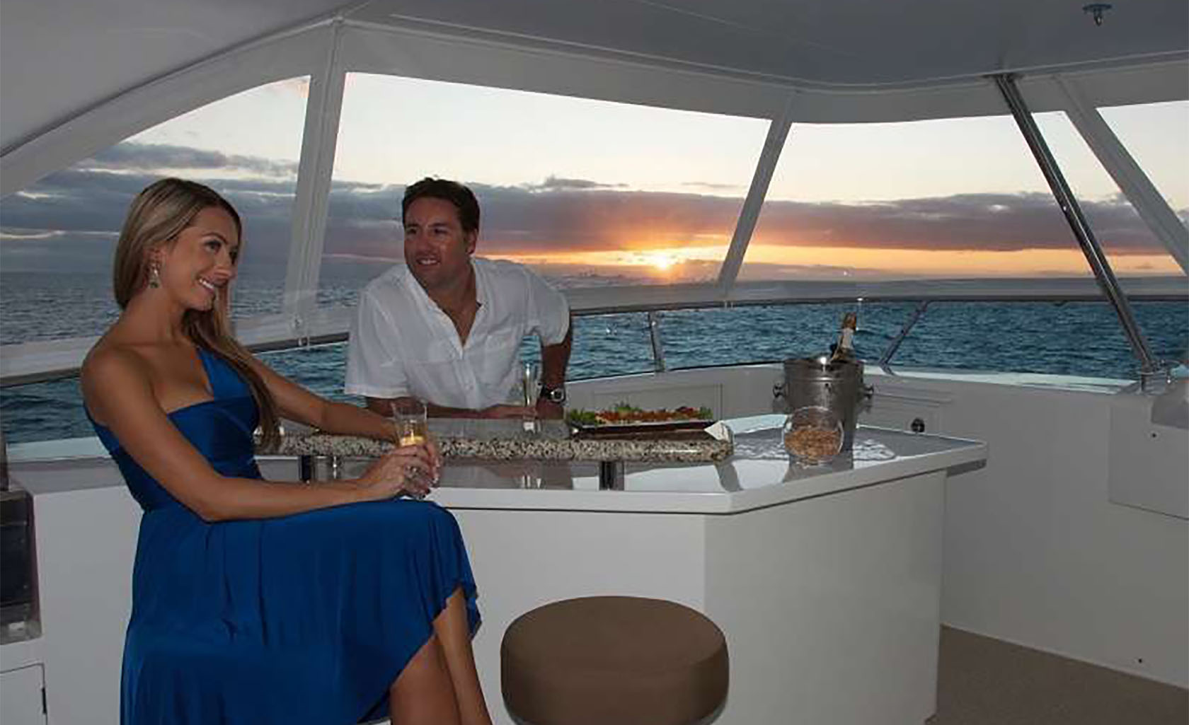 BLUE HORIZON Flybridge