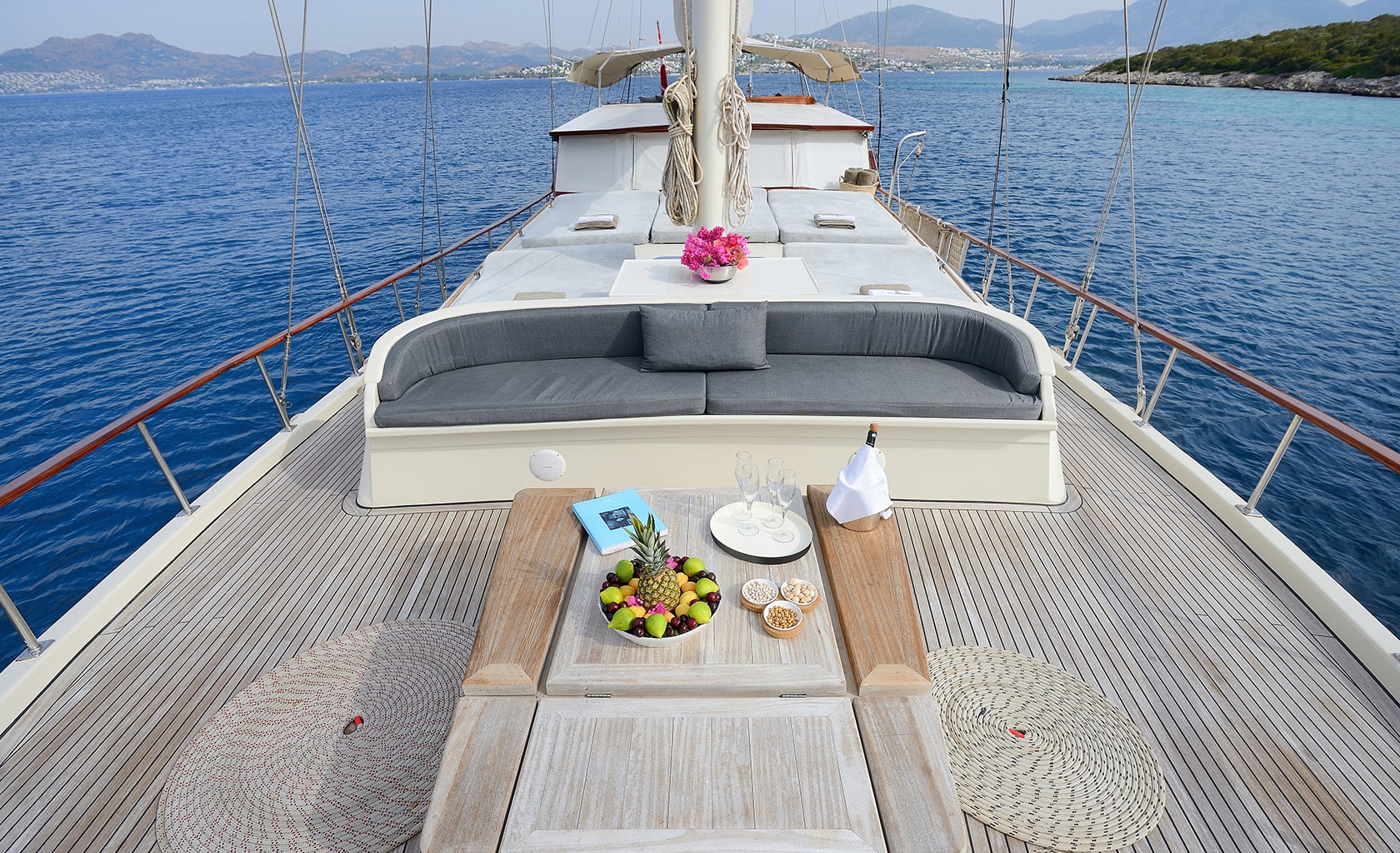 COBRA III Bow deck