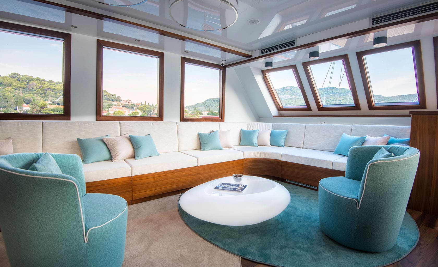 CORSARIO Lounge area