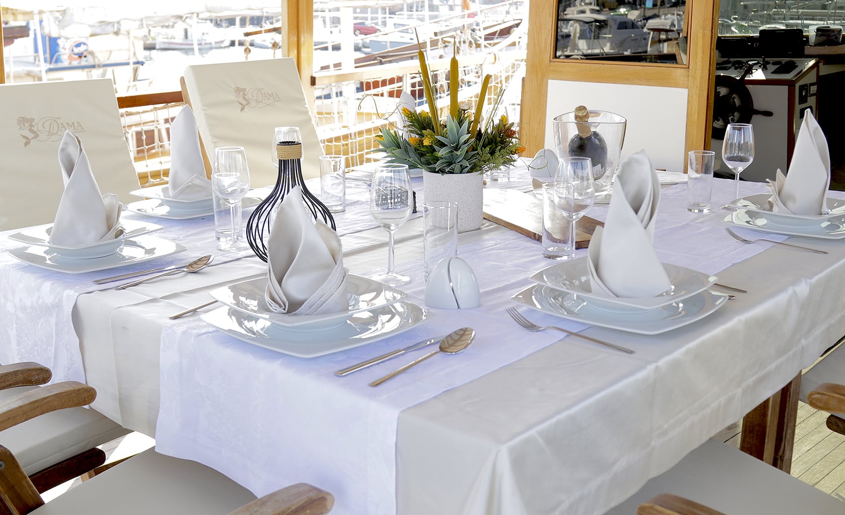 DAMA Table decoration