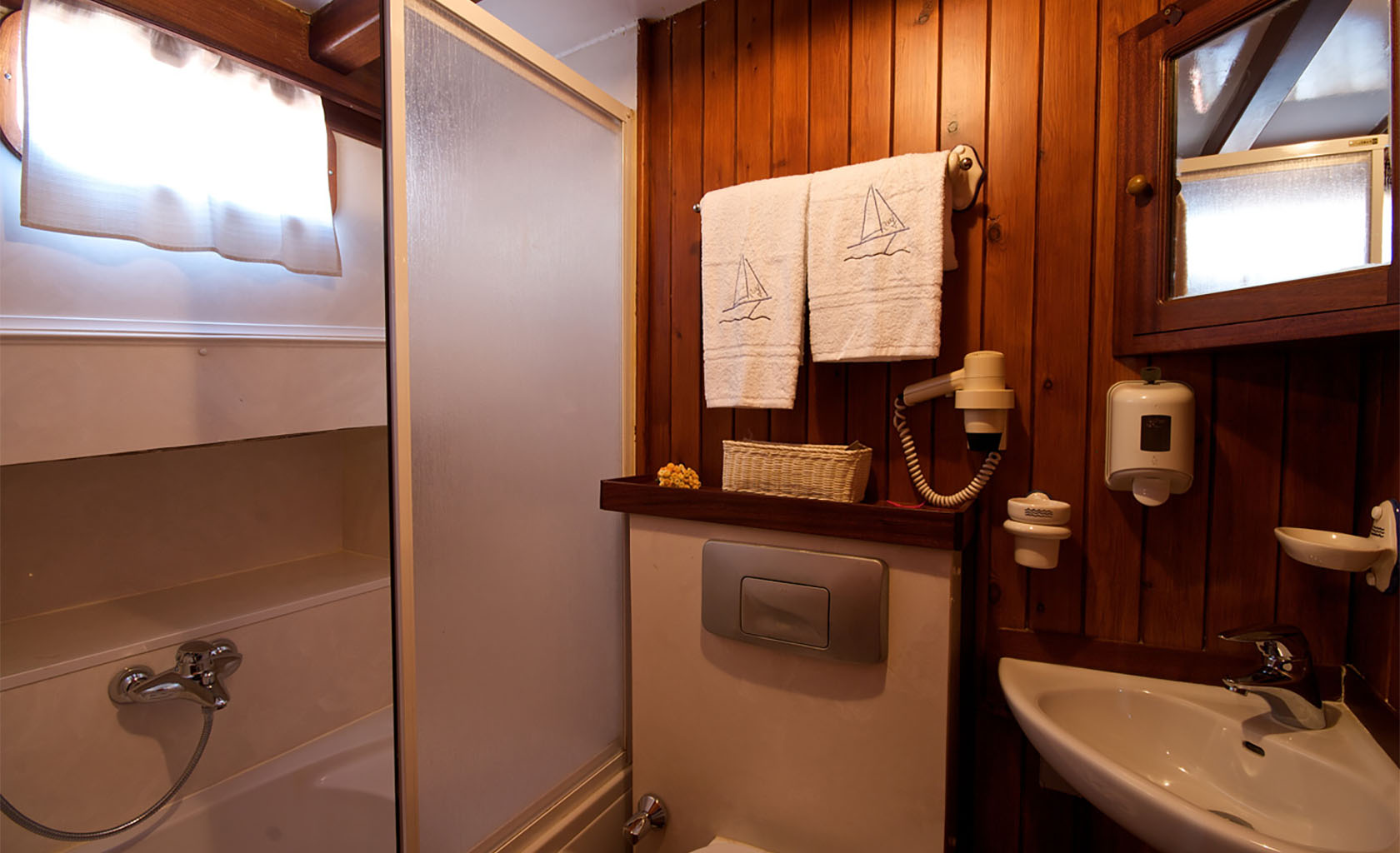 DERIYA DENIZ Bathroom