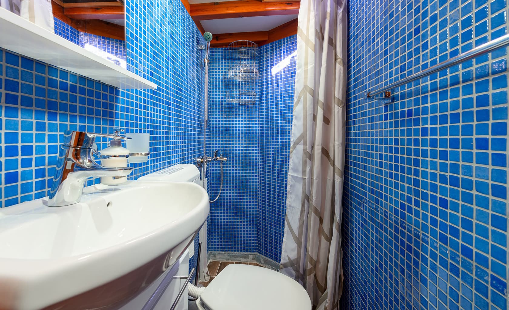 DONA Bathroom