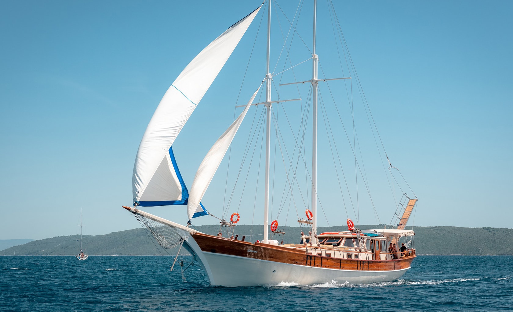 DONA Sailing