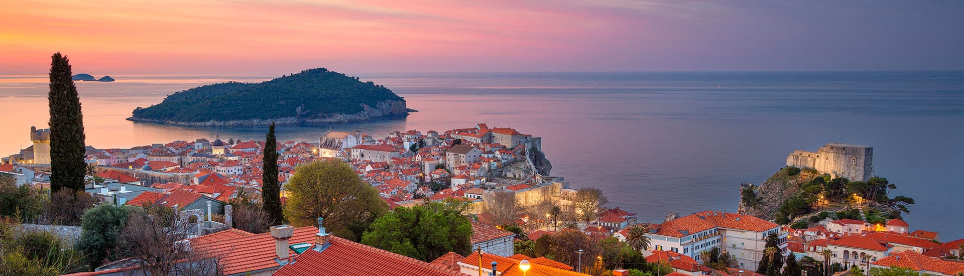 Dubrovnik-Croatia.-Beautiful-romantic-old-town-of-Dubrovnik-during-sunrise