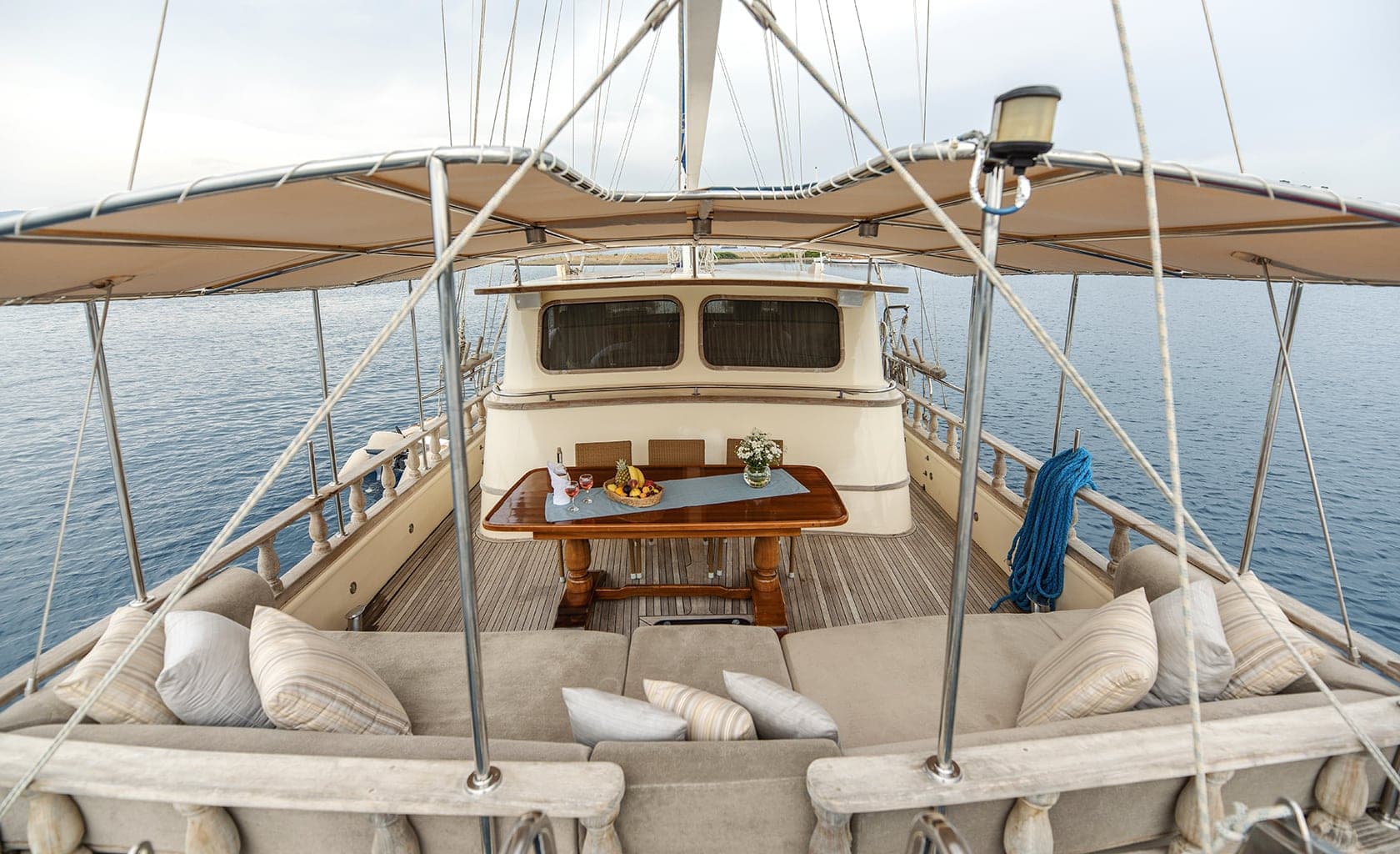 FARALYA Aft deck