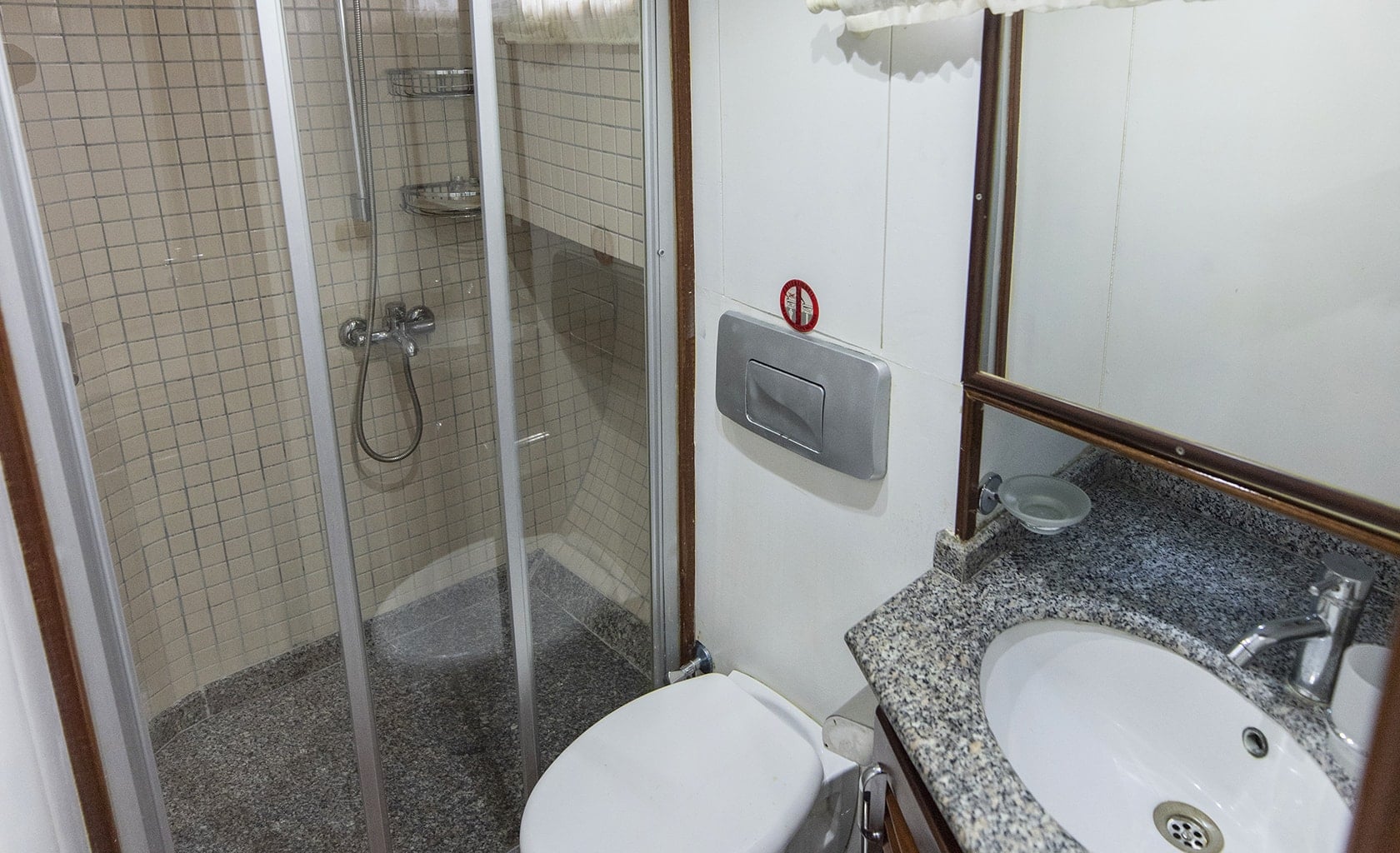 FARALYA Bathroom
