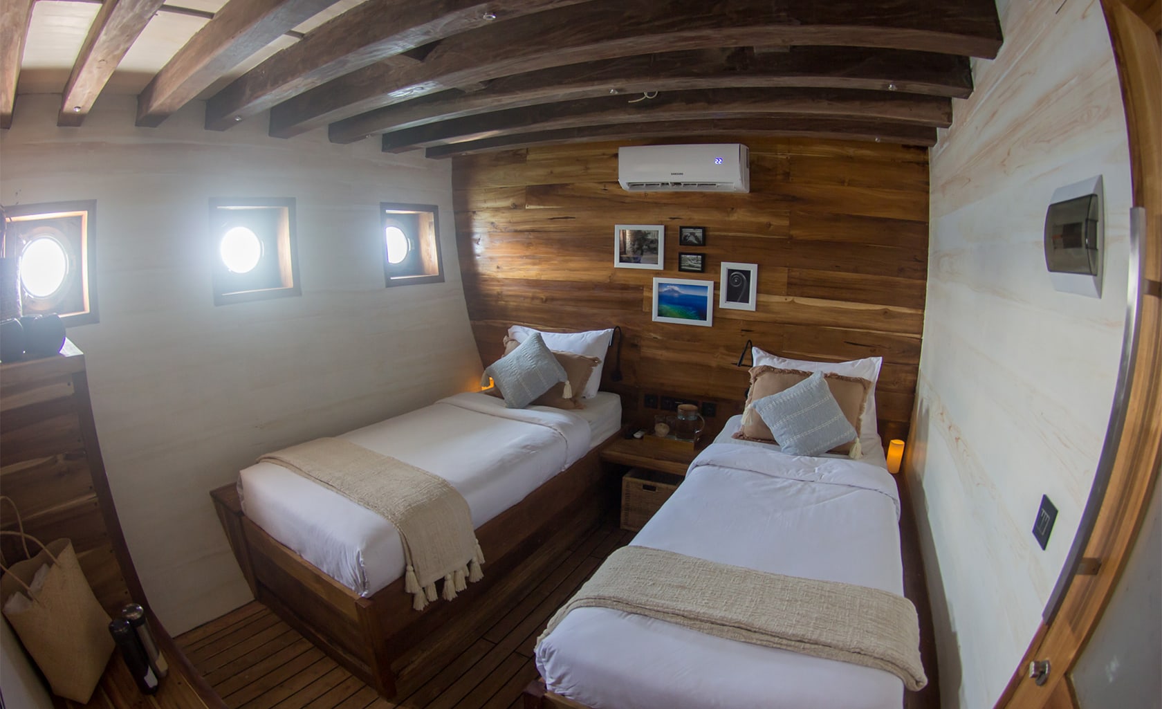 FENIDES Twin cabin