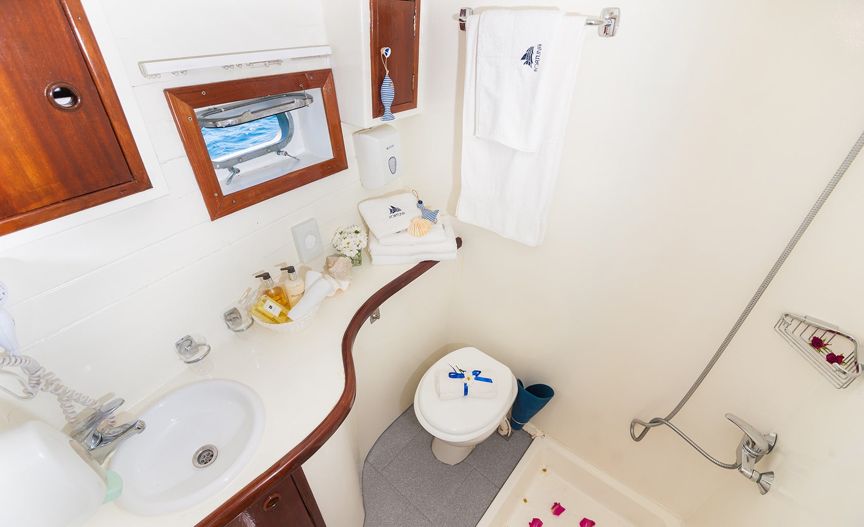 FORTUNA Bathroom