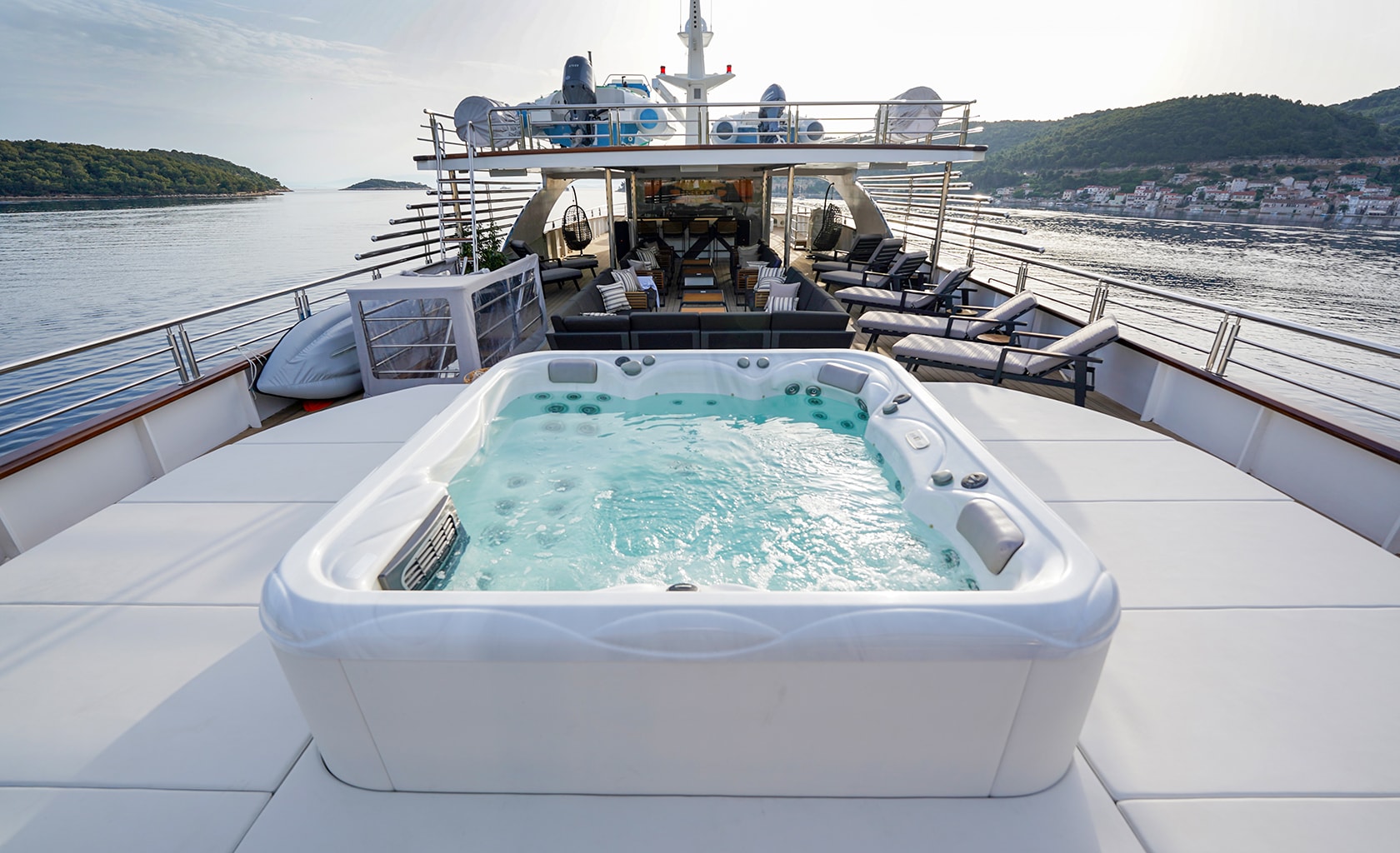 FREEDOM Upper deck