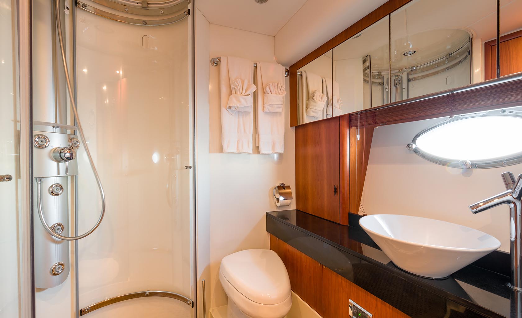 GLORIOUS Bathroom