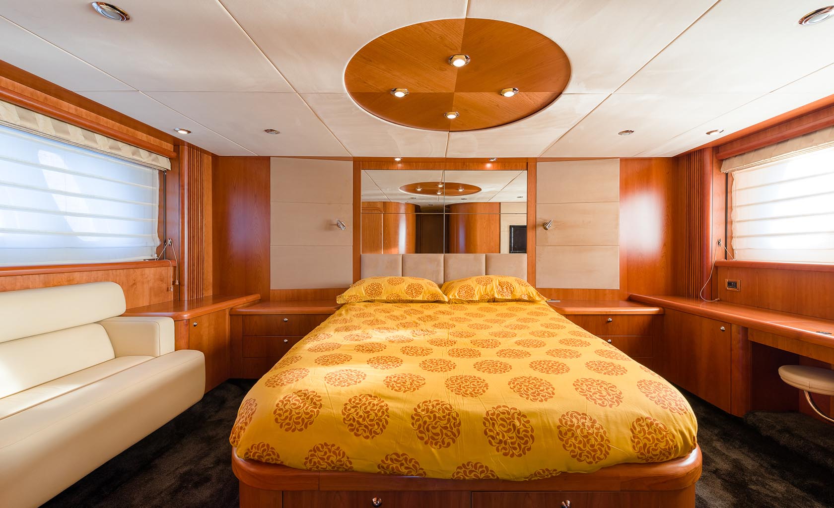 GLORIOUS Master cabin