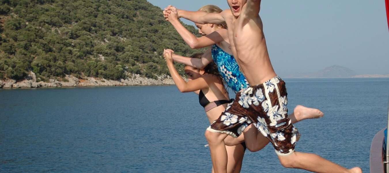 Jumping-in-the-sea