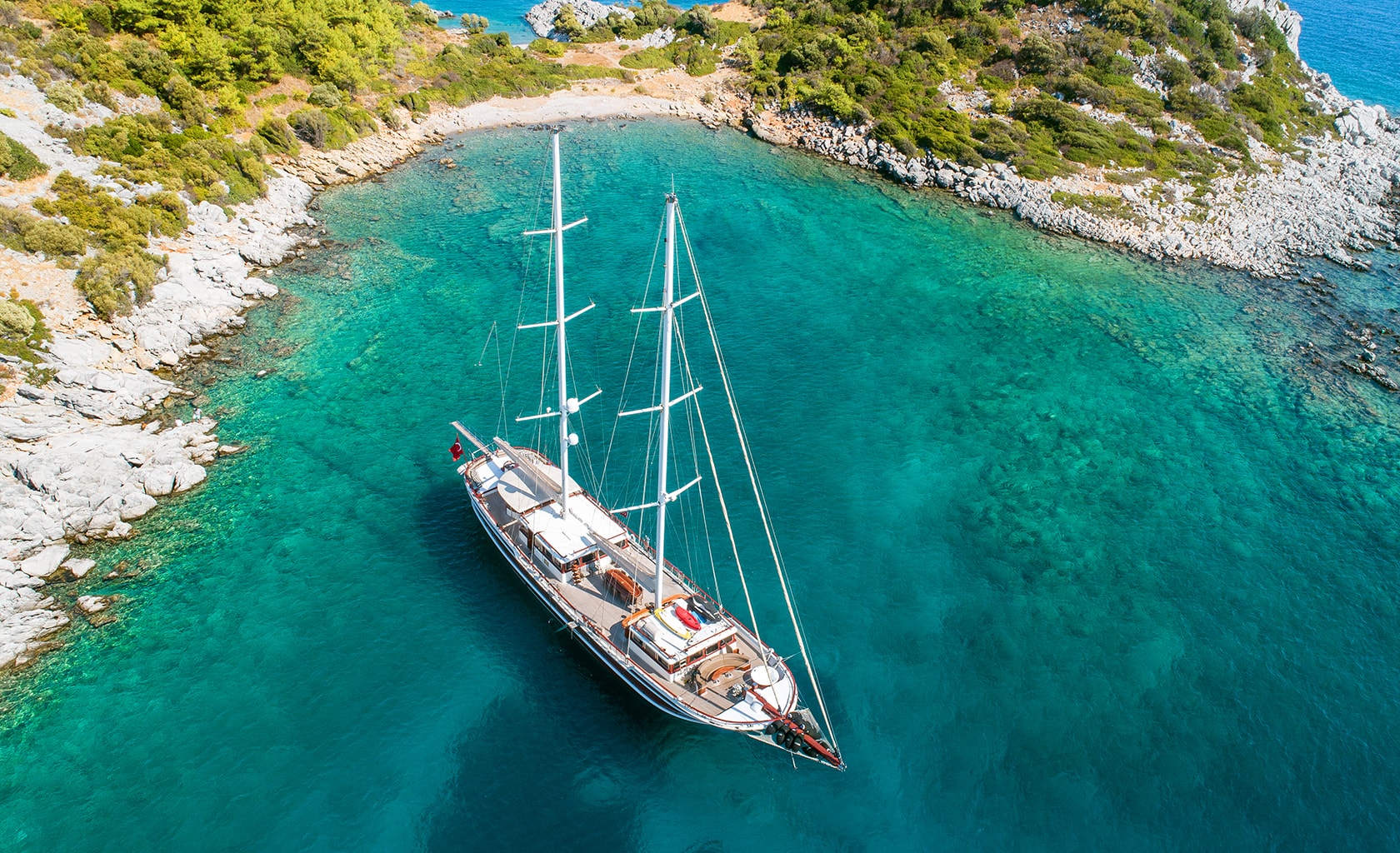 KAPTAN KADIR Anchored