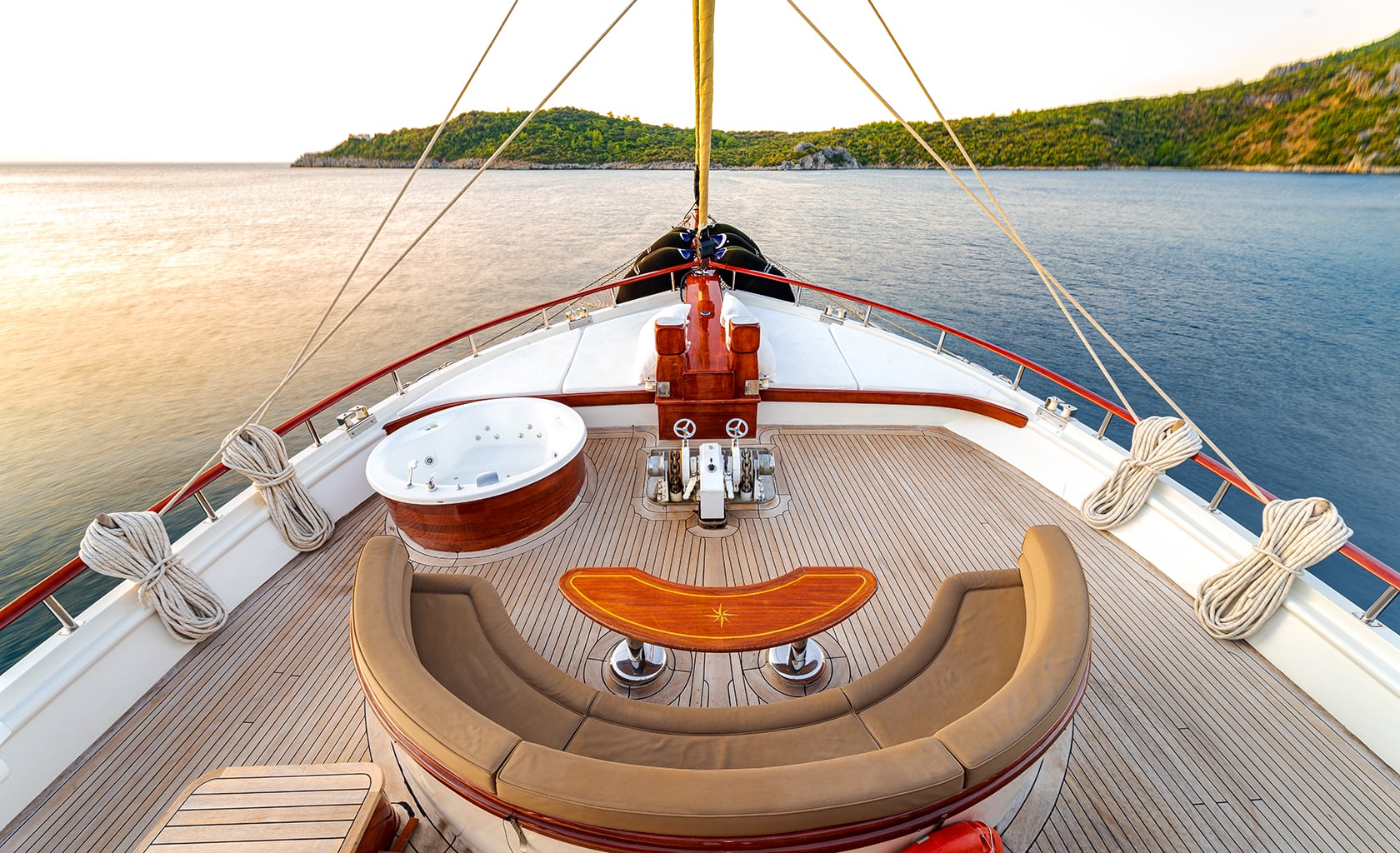 KAPTAN KADIR Bow deck
