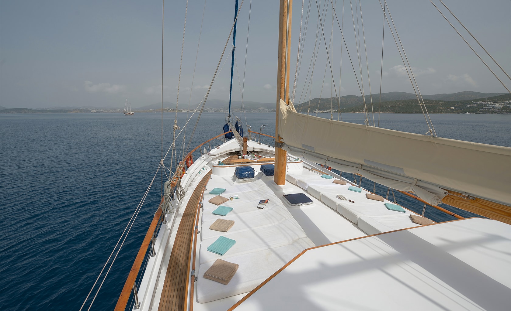 LA REINE Sun deck