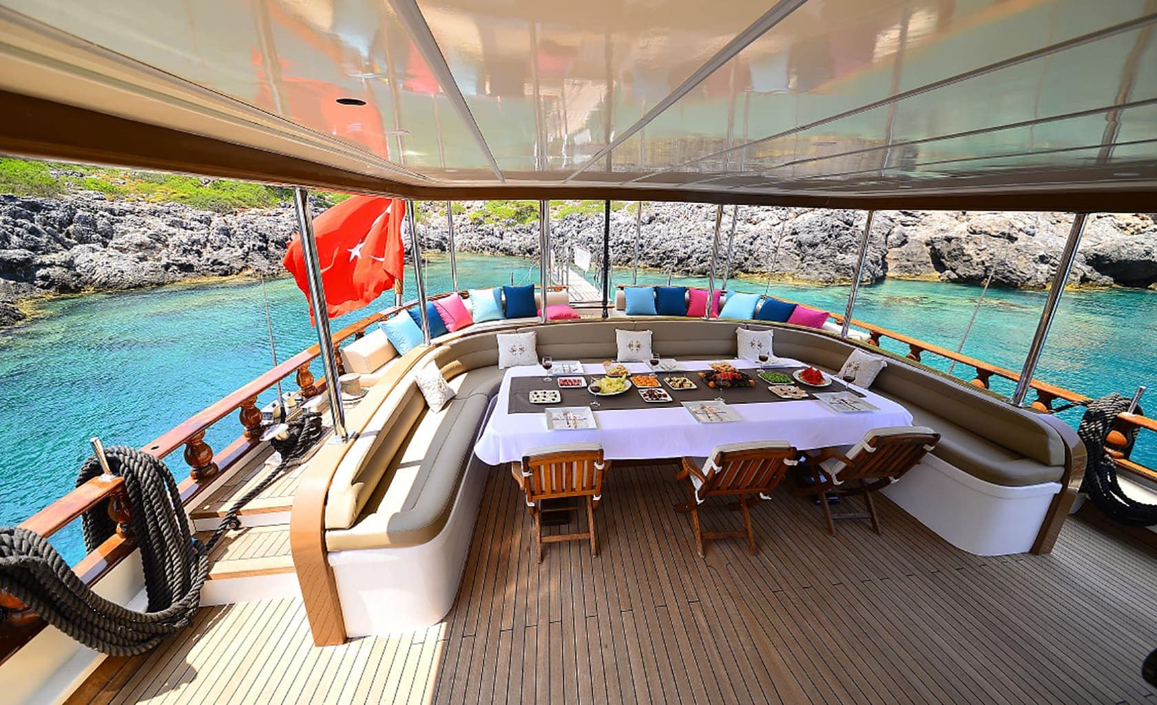 LUCE DEL MARE Aft deck