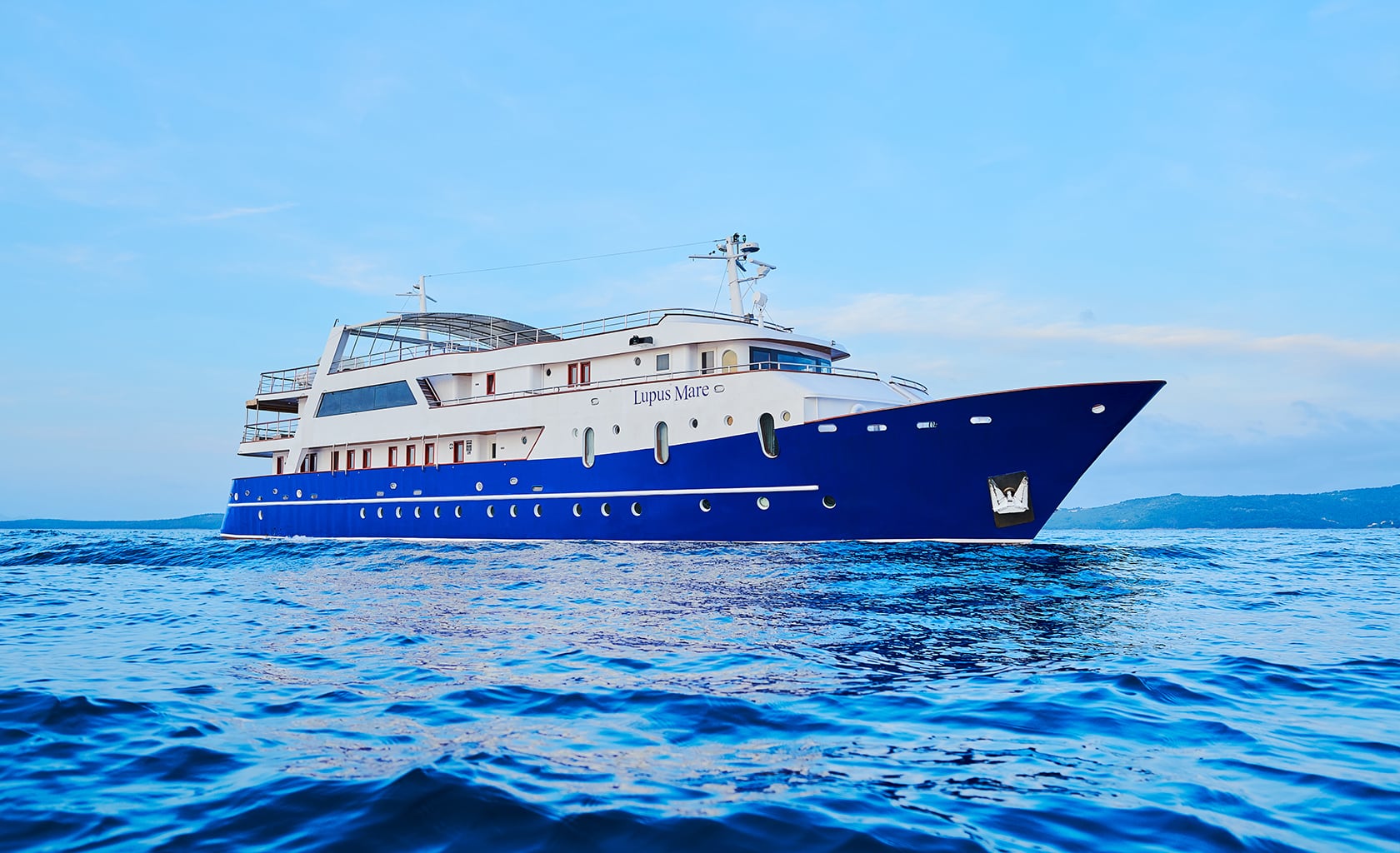 LUPUS MARE Cruising