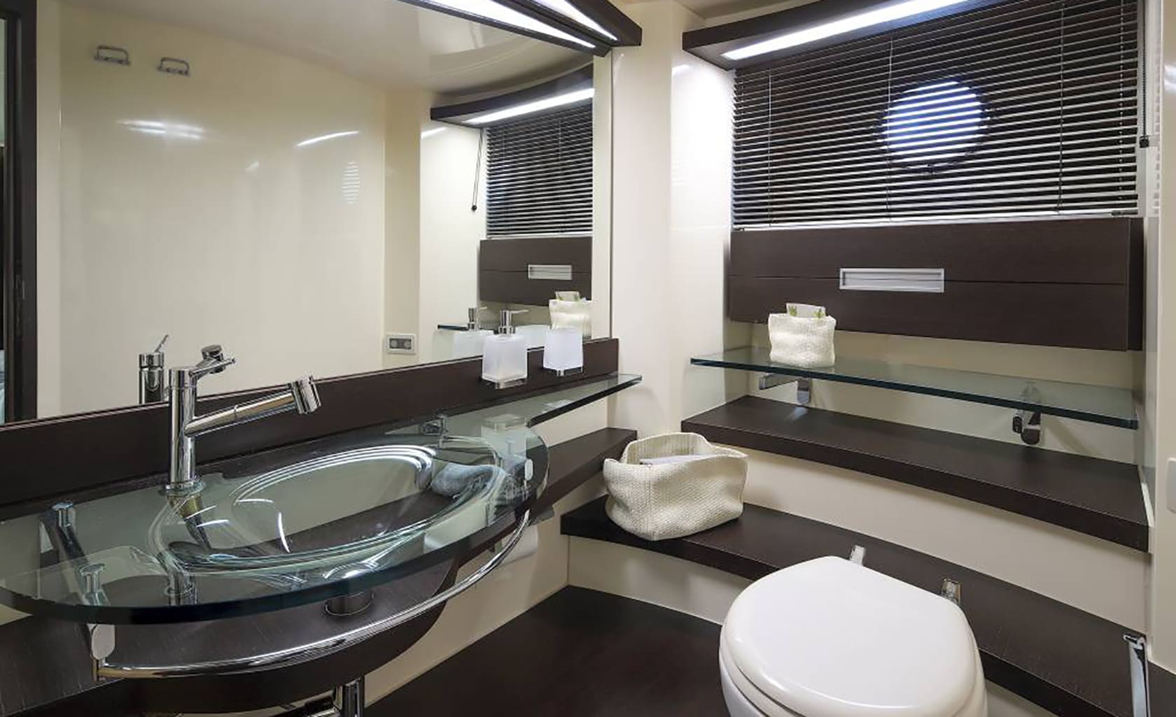 MAORO Bathroom