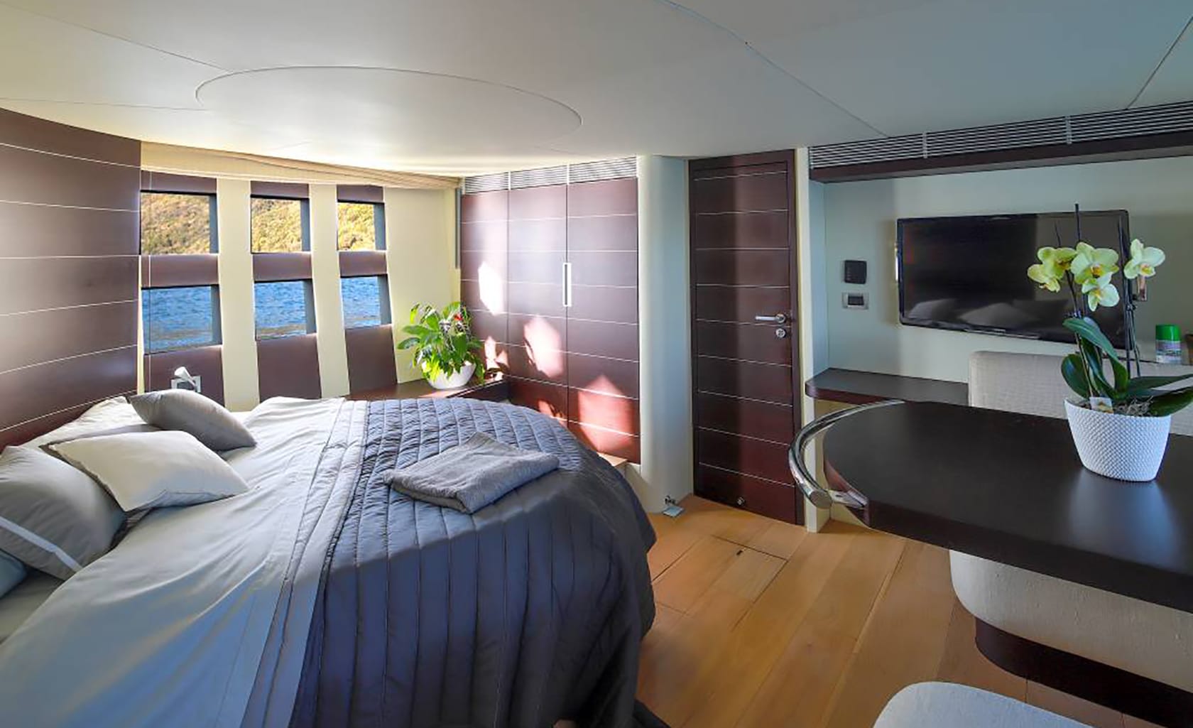 MAORO Master cabin