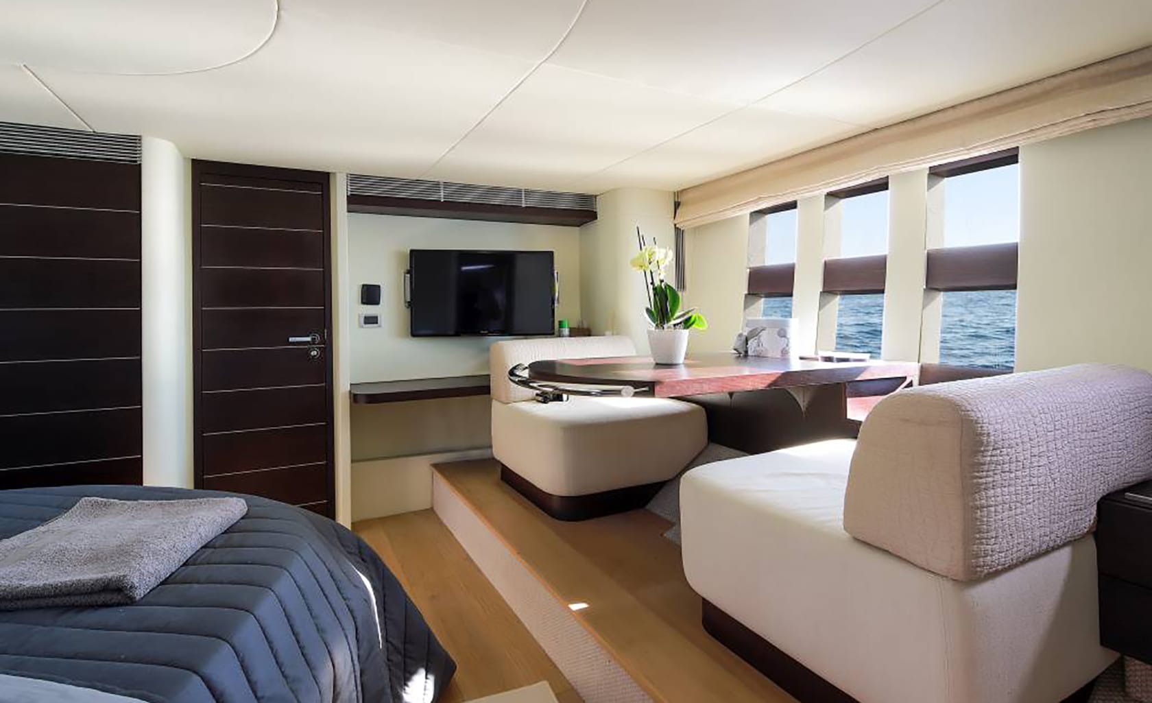 MAORO Master cabin