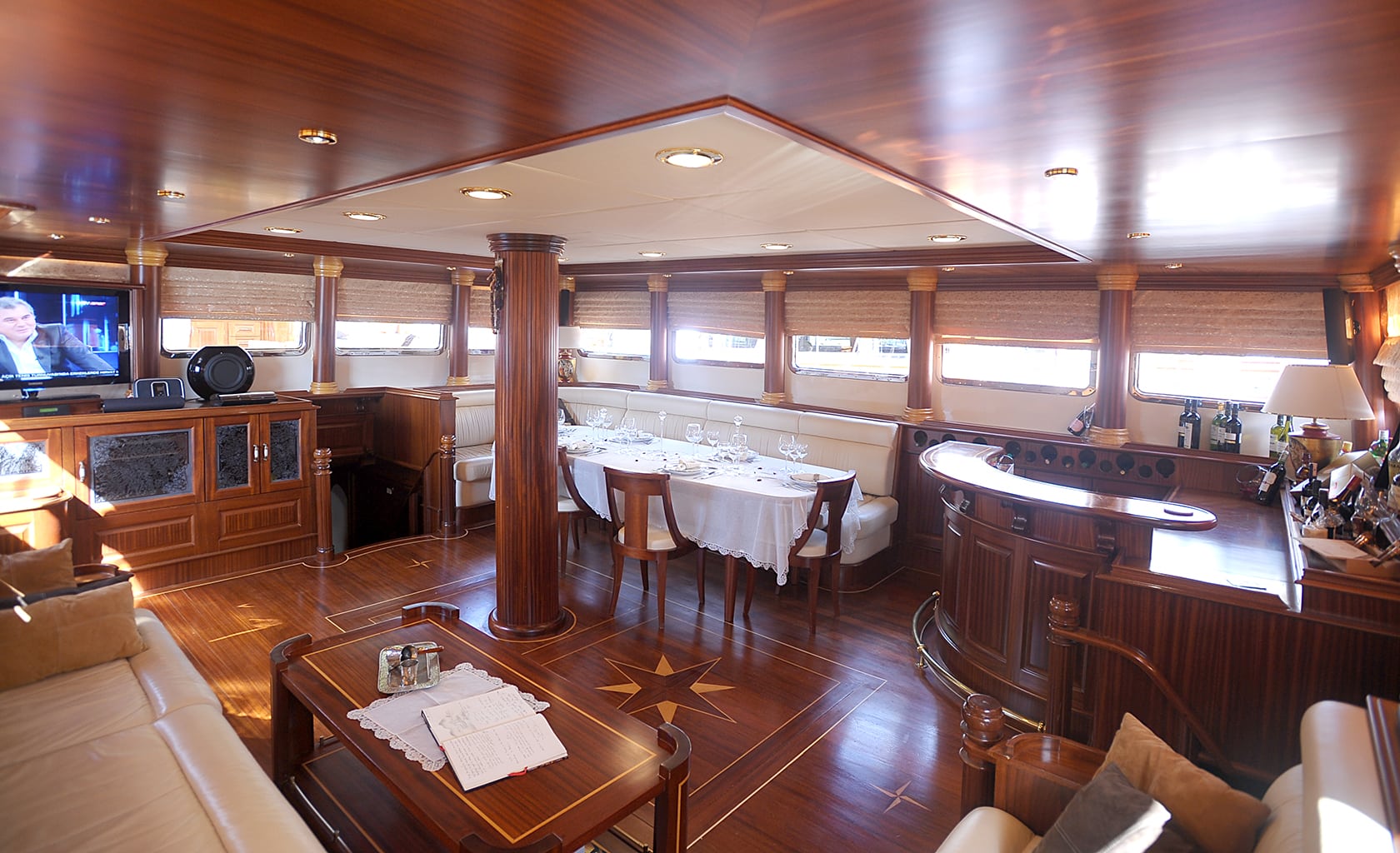 MARE NOSTRUM Salon