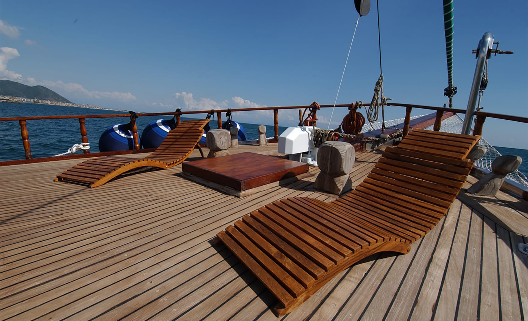 MARIA GIOVANNA Bow deck