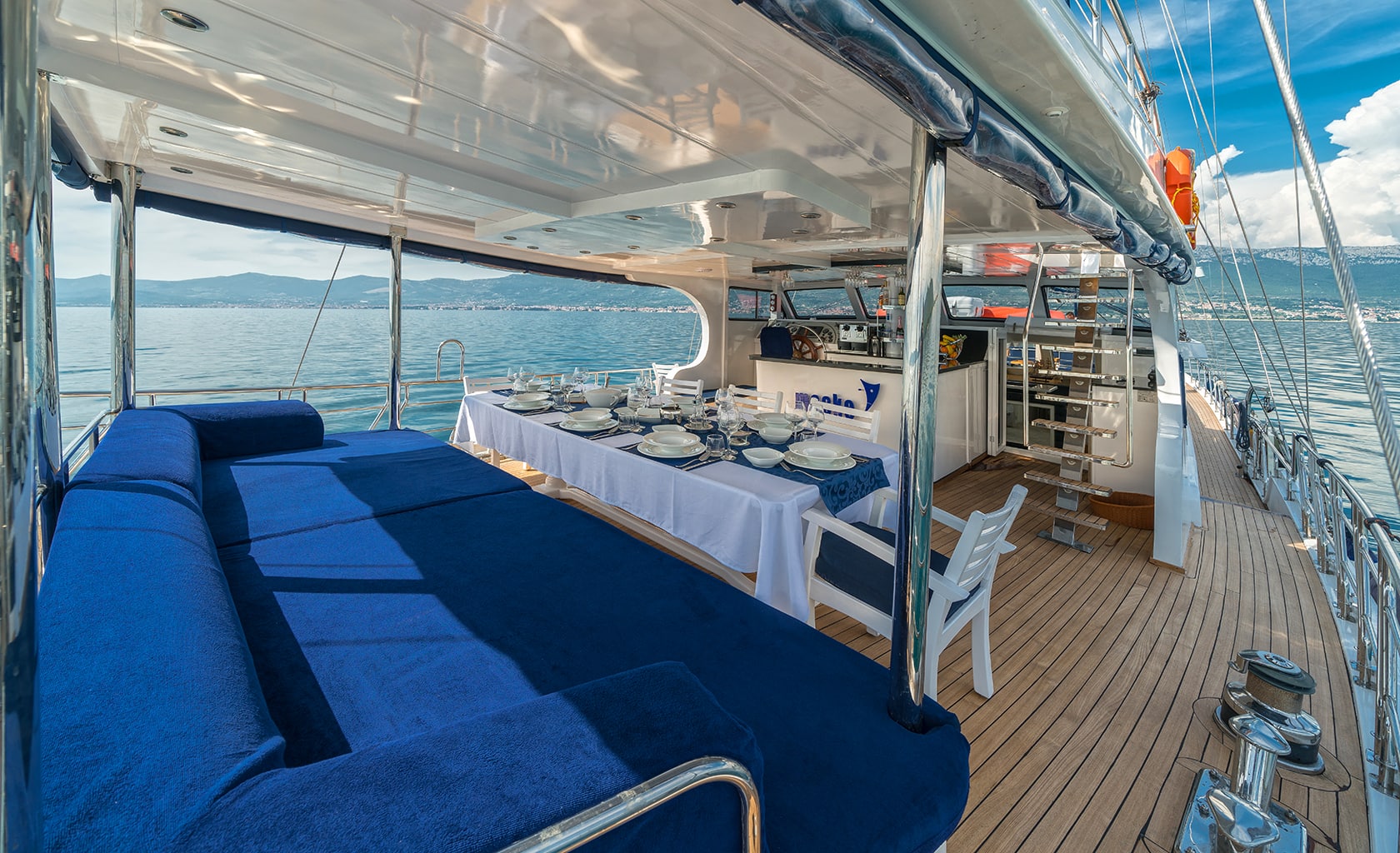 MASKE Aft deck