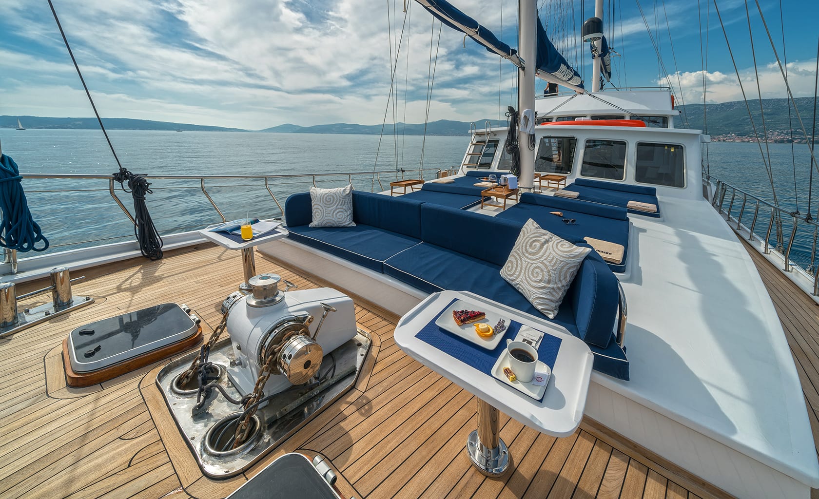 MASKE Bow deck