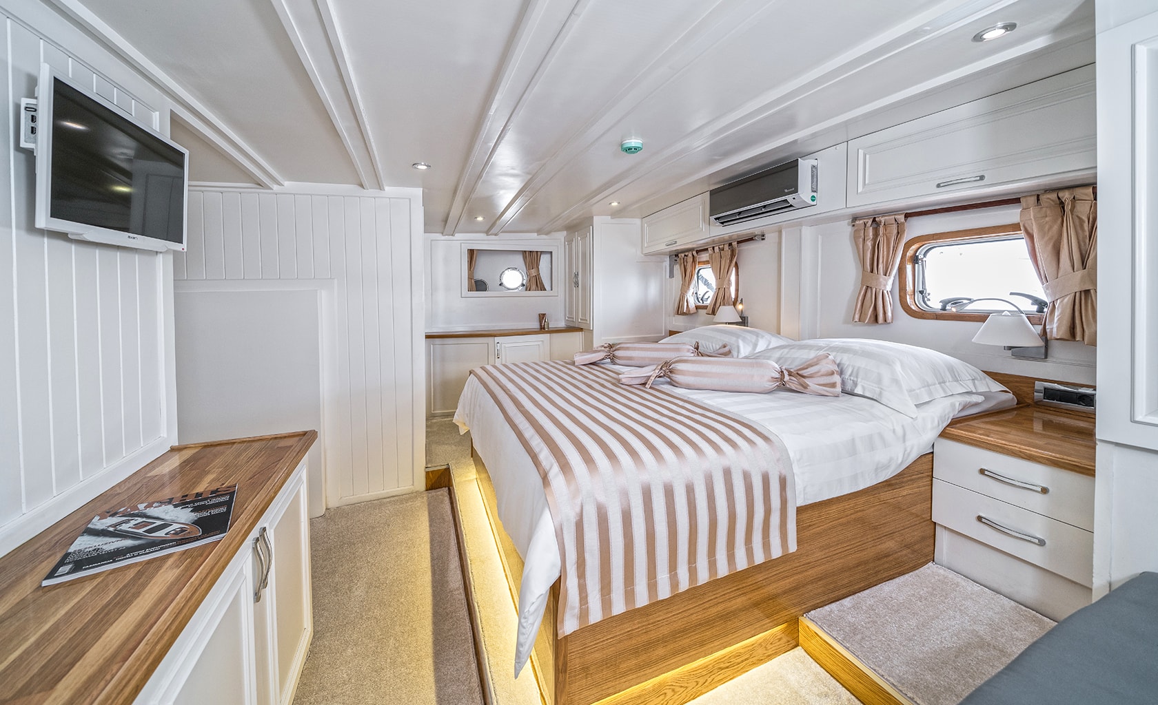 MASKE Master cabin