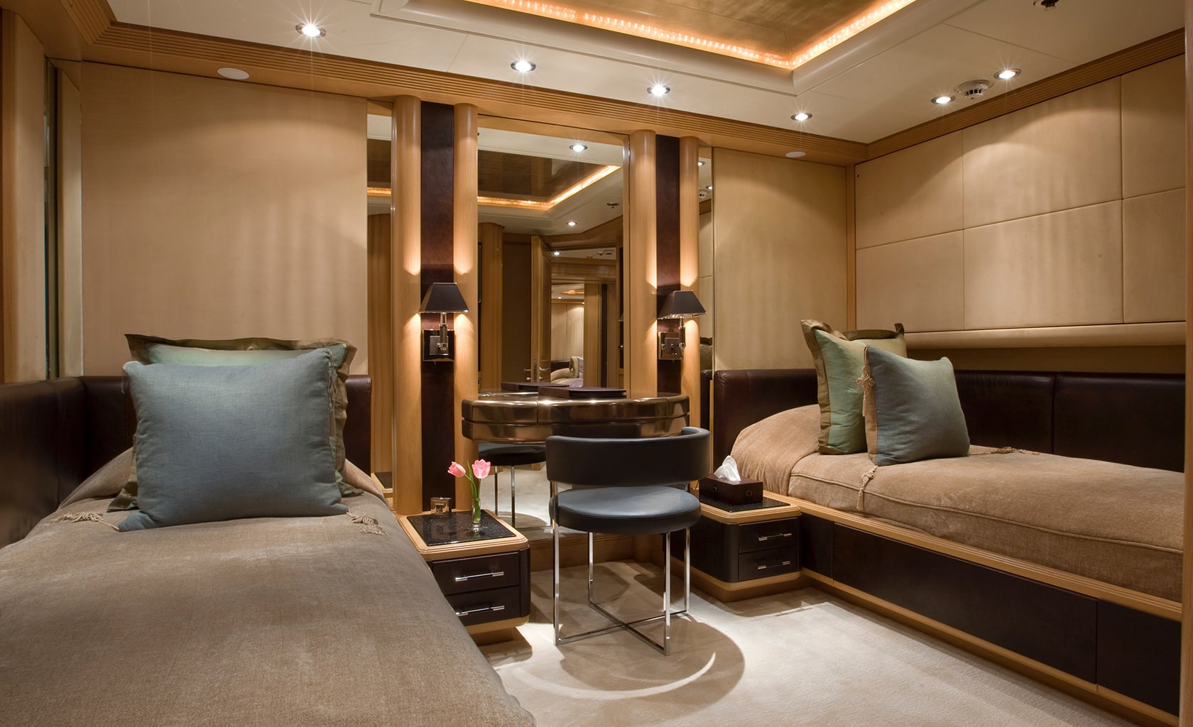 MERCURY Twin cabin