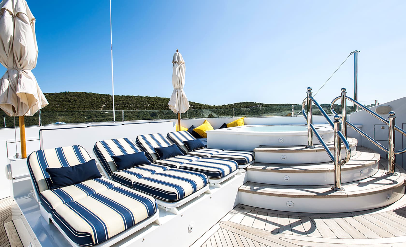 MUSTIQUE Flybridge
