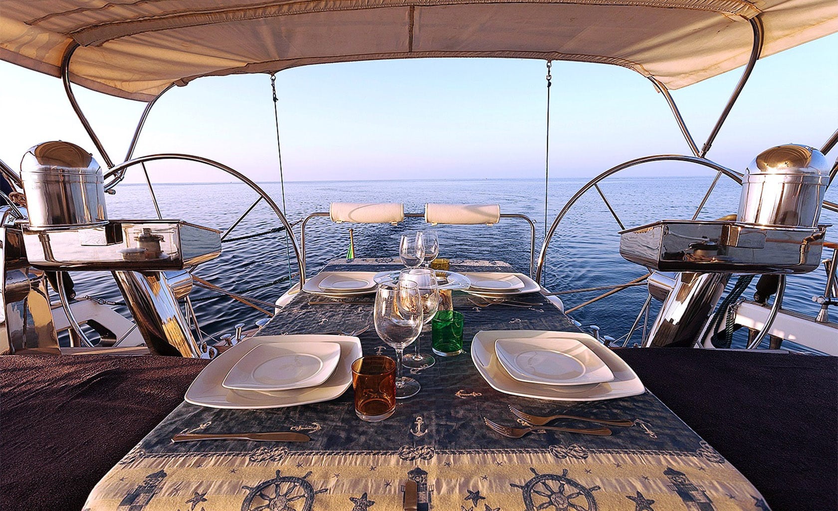 MYOSOTIS Aft deck