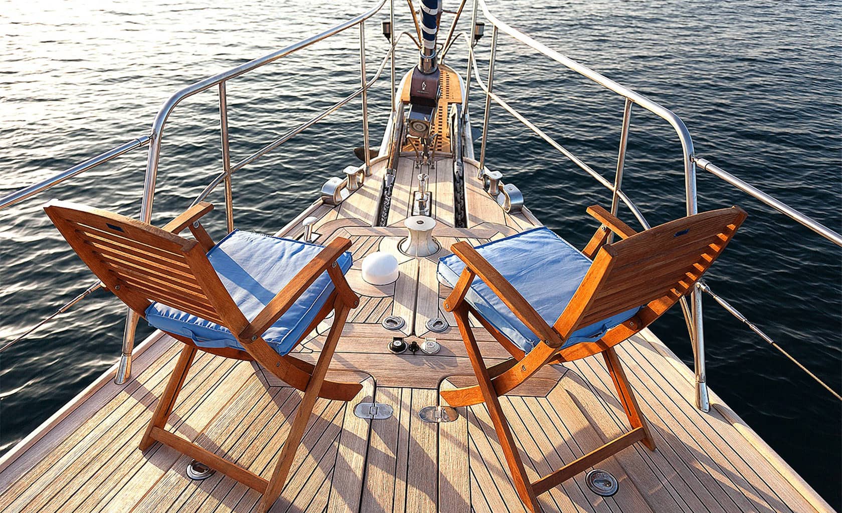MYOSOTIS Bow deck