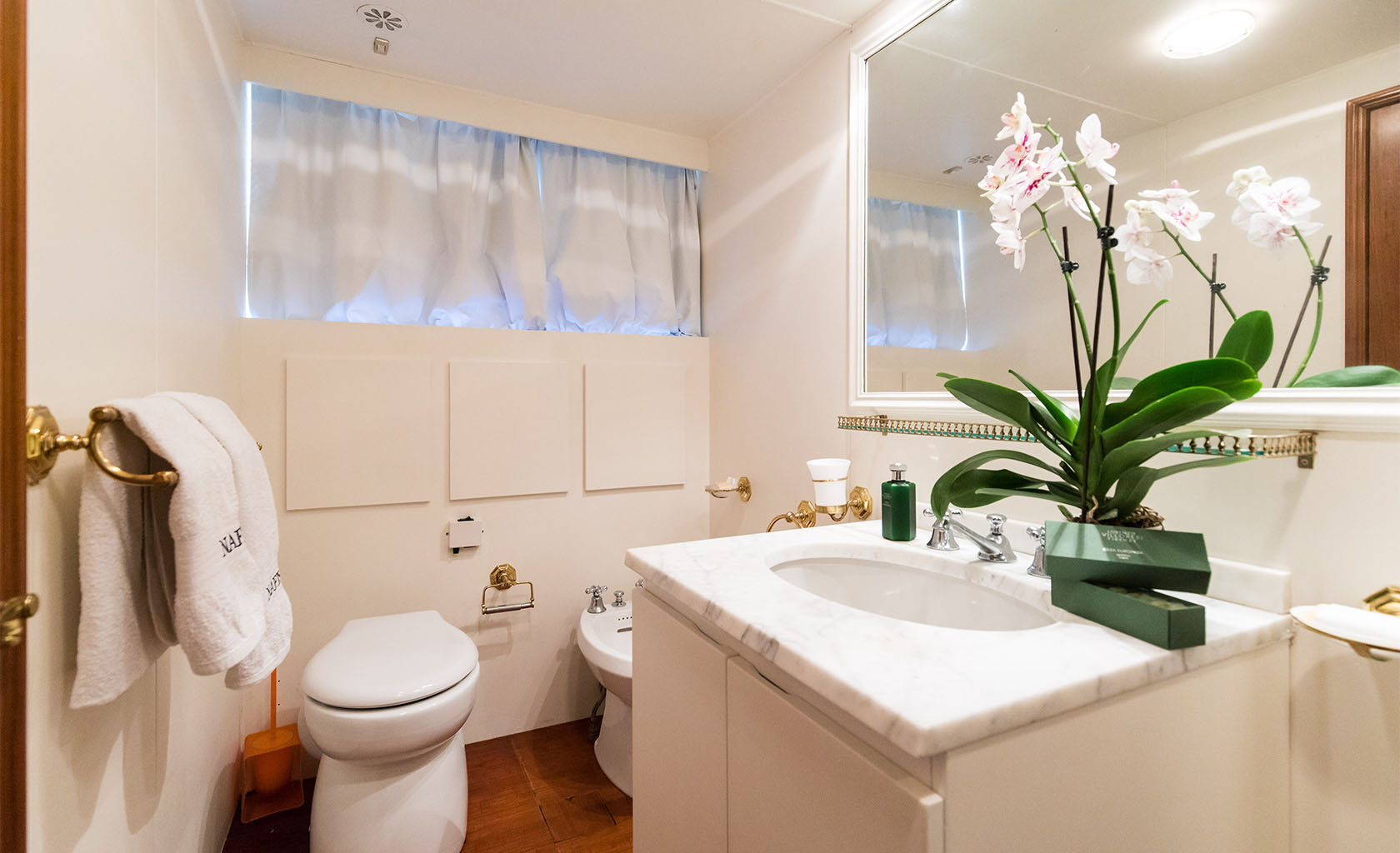 NAFISA Bathroom