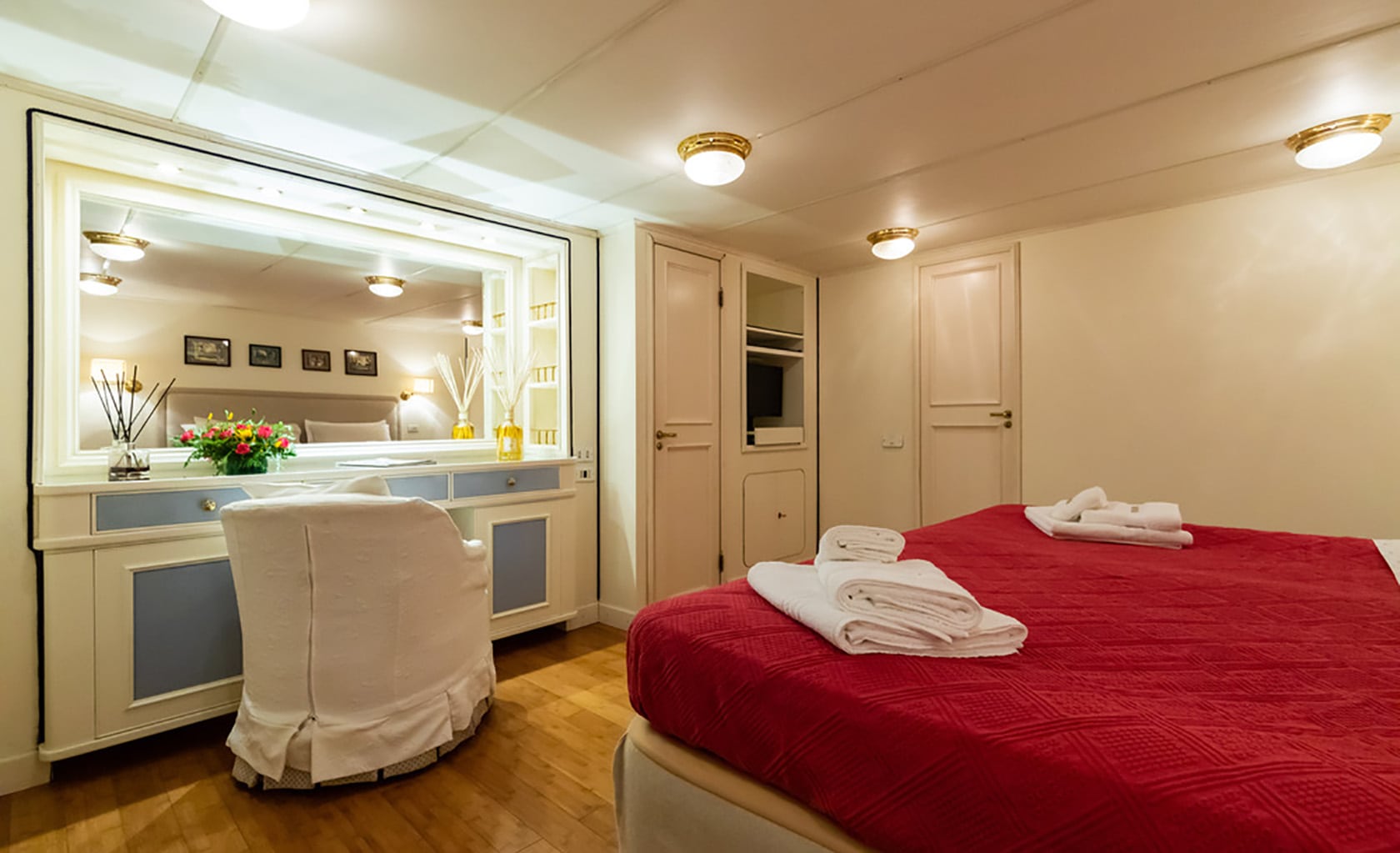 NAFISA Master cabin
