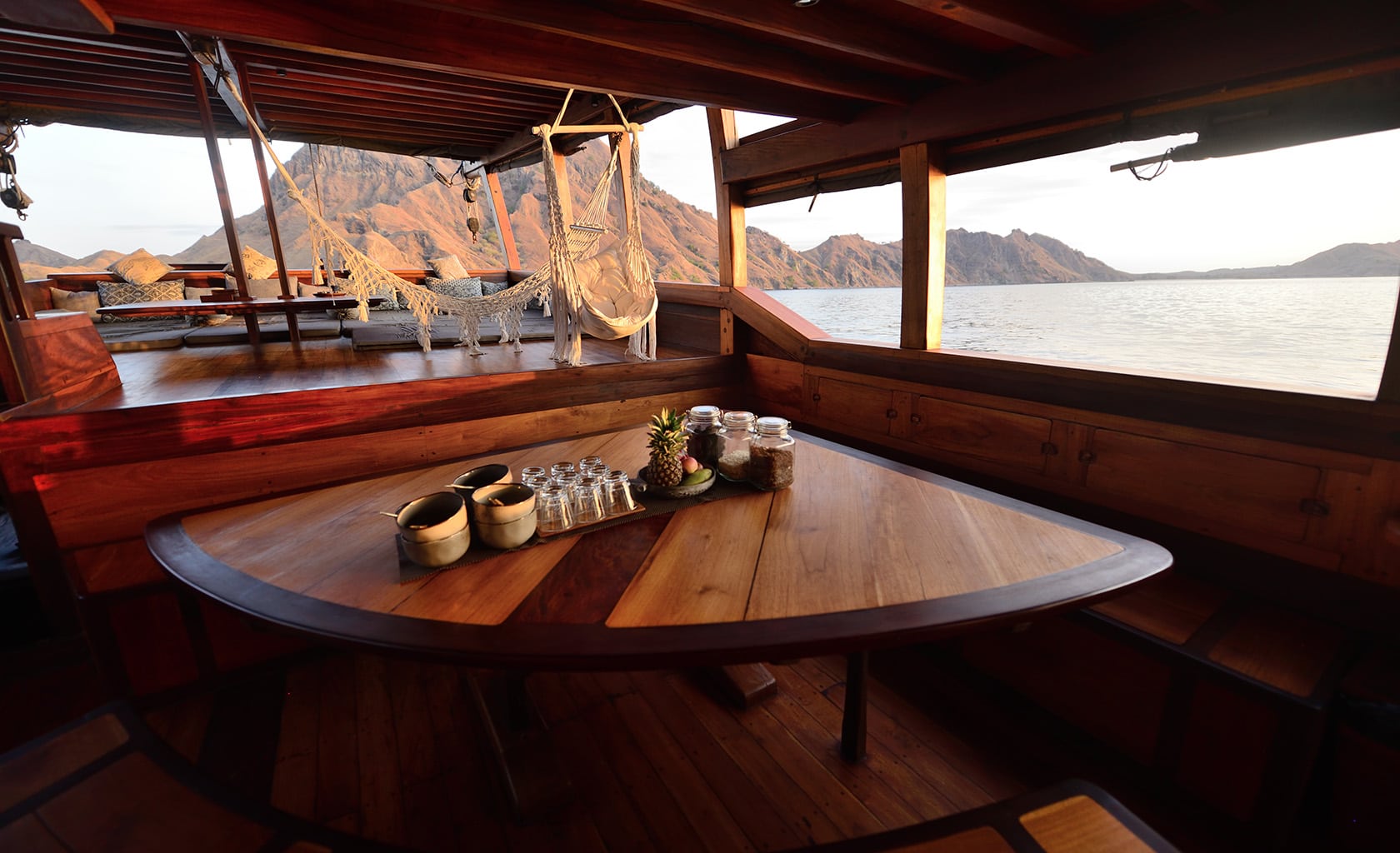 NATARAJA Dining area