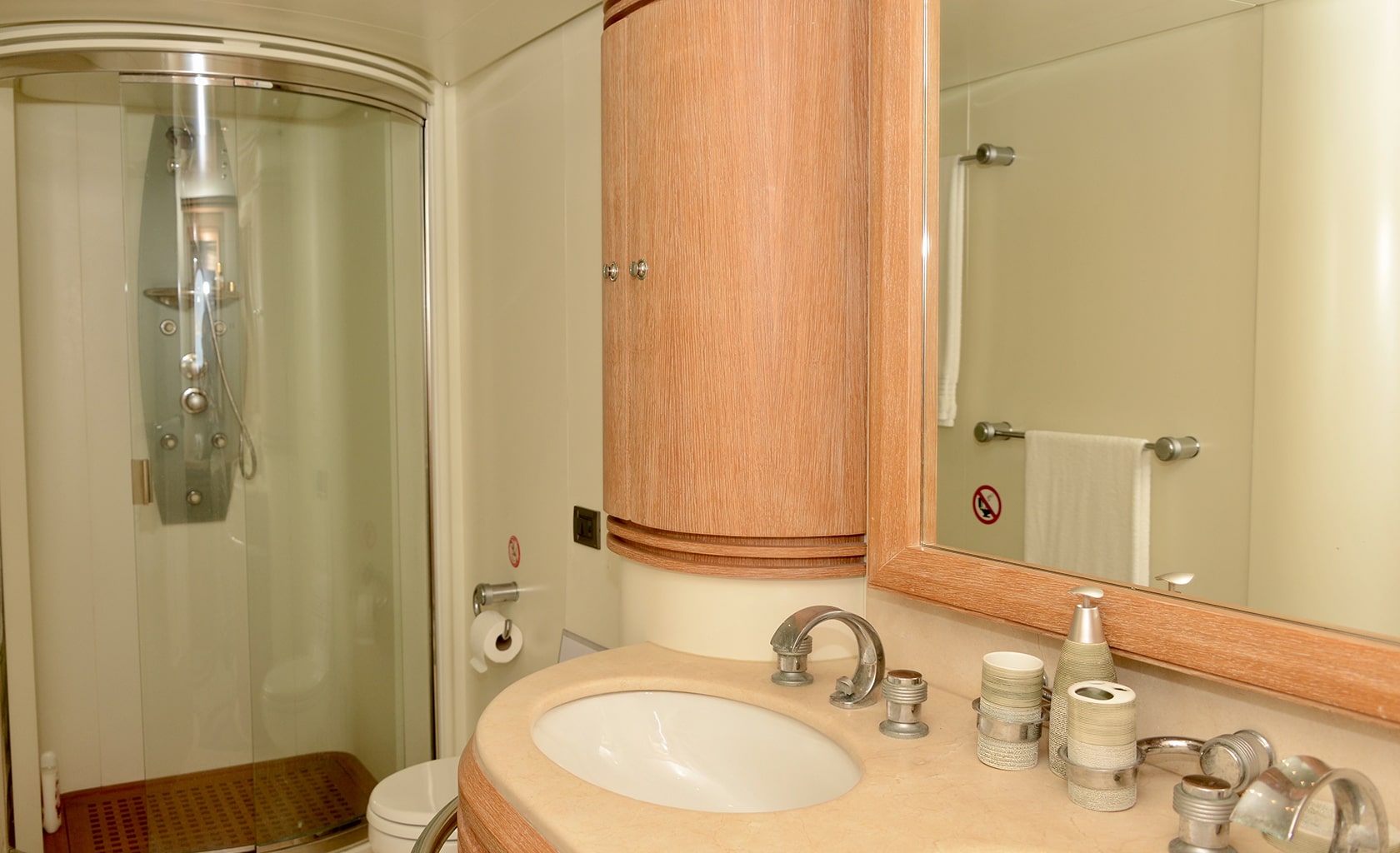 OBSIDIAN Bathroom