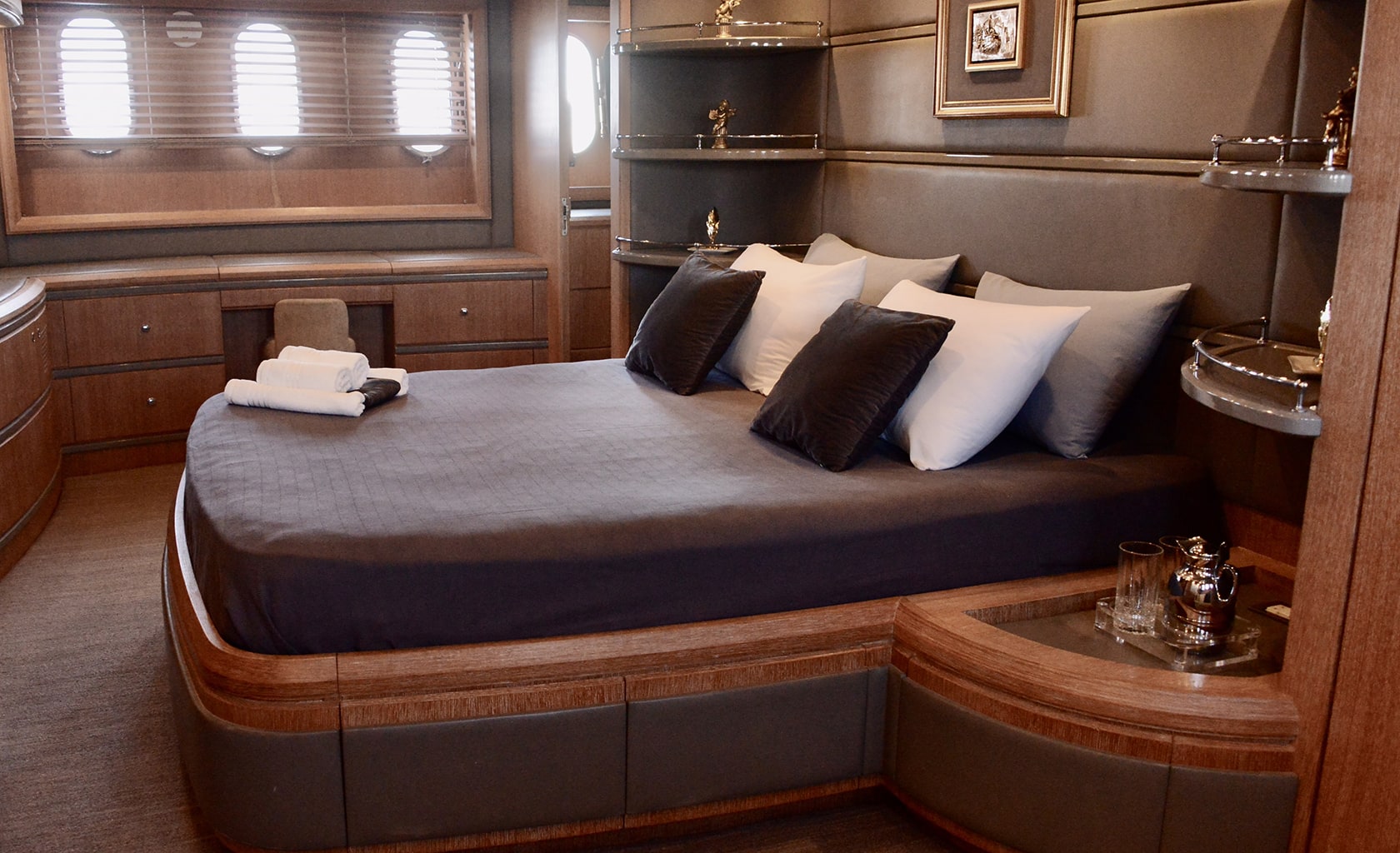 OBSIDIAN Master cabin