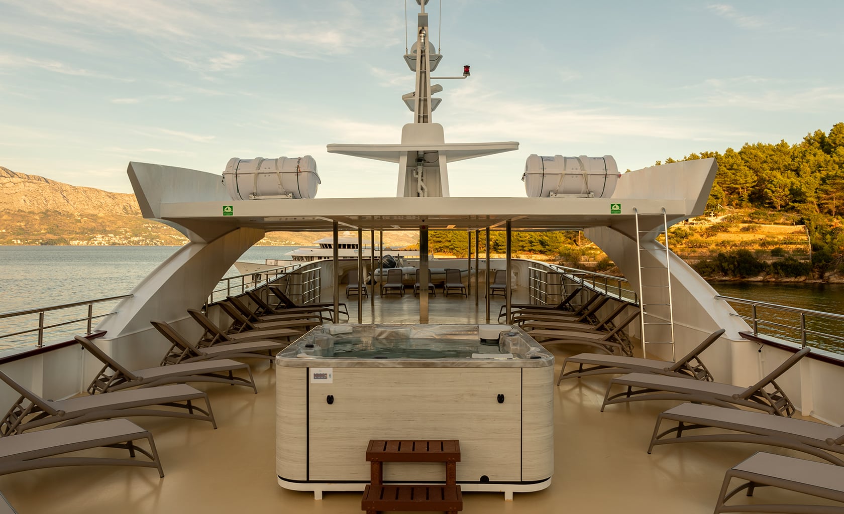 OHANA Jacuzzi on Upper deck